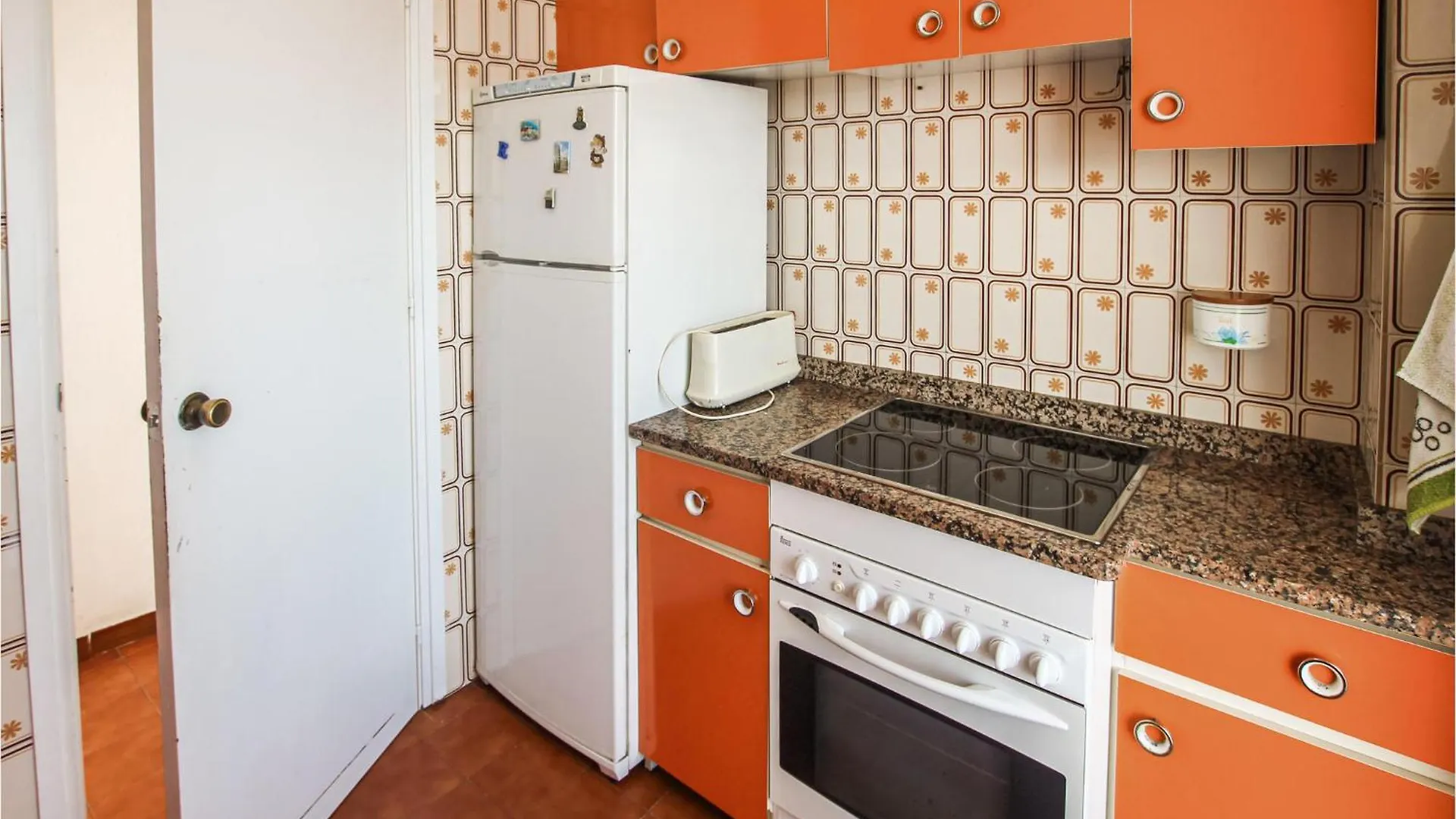 Cozy Apartment In Cunit With House Sea View 0*,