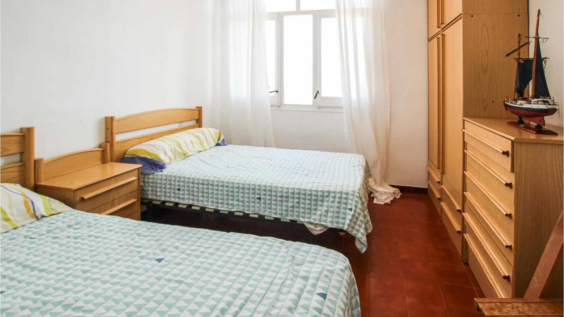 Cozy Apartment In Cunit With House Sea View 스페인